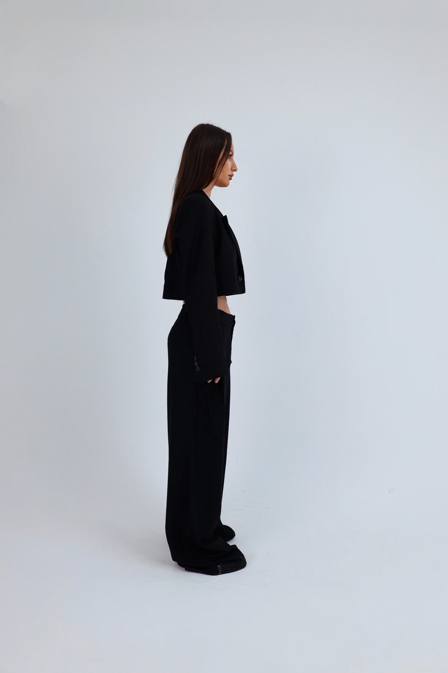Daddy's cropped blazer in black