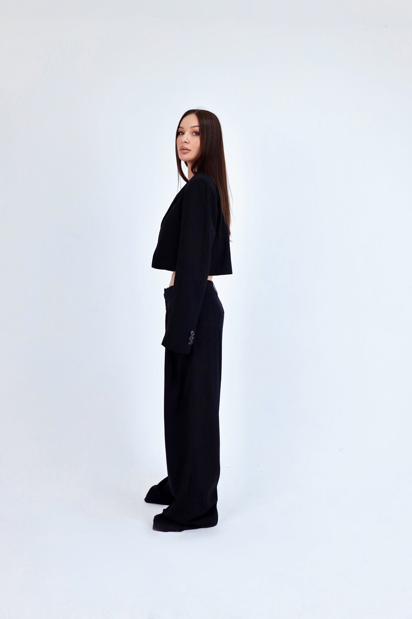 Daddy's cropped blazer in black