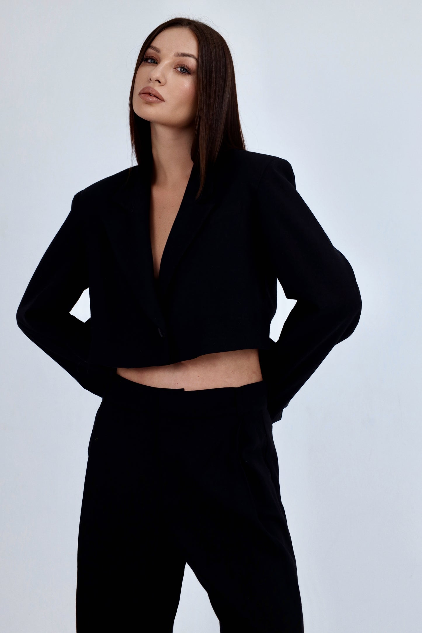 Daddy's cropped blazer in black